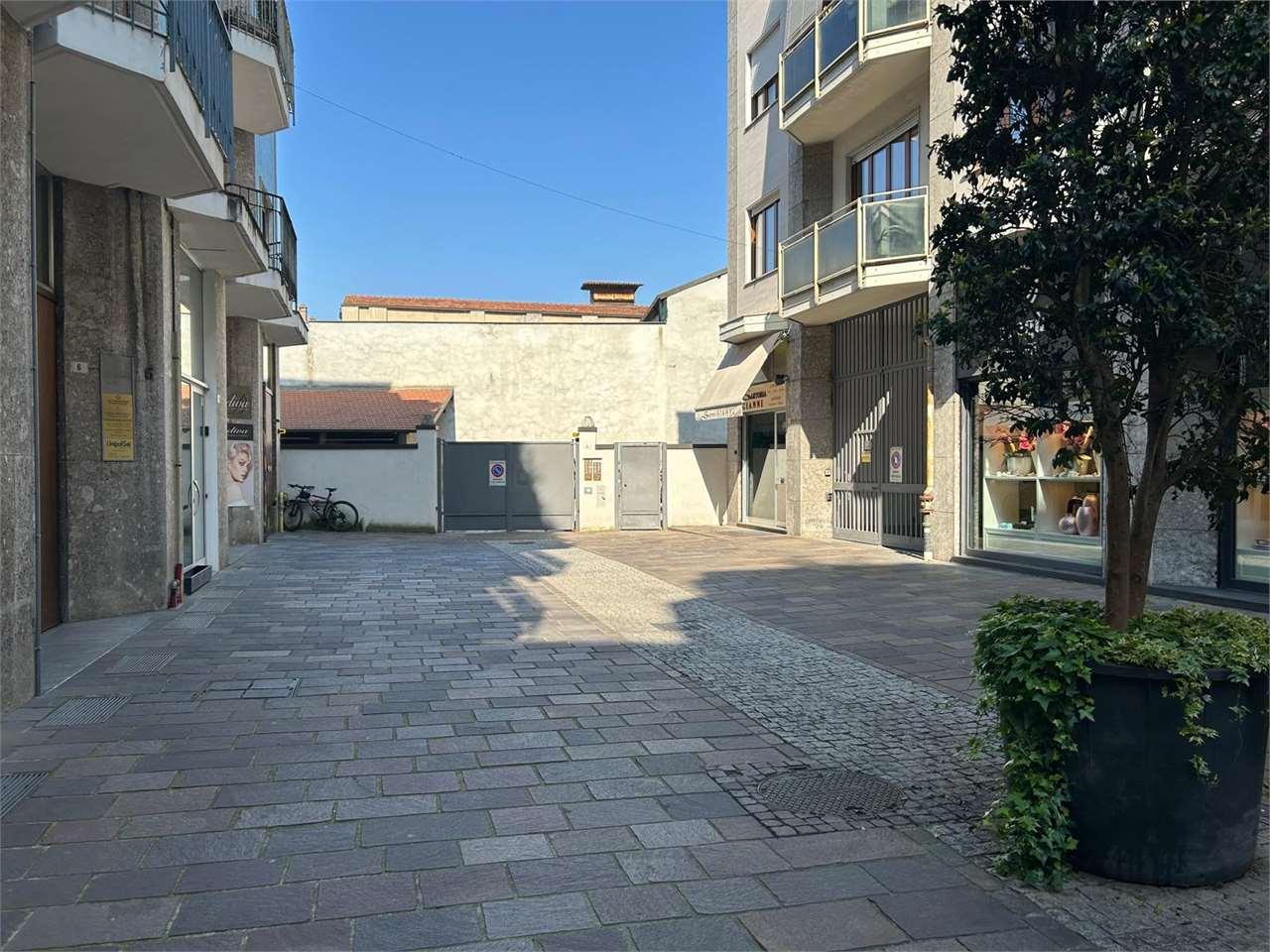 Vendita vendita, Busto Arsizio foto