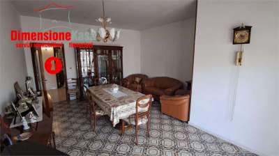 Vendita vendita, Nola Vendita vendita, Nola