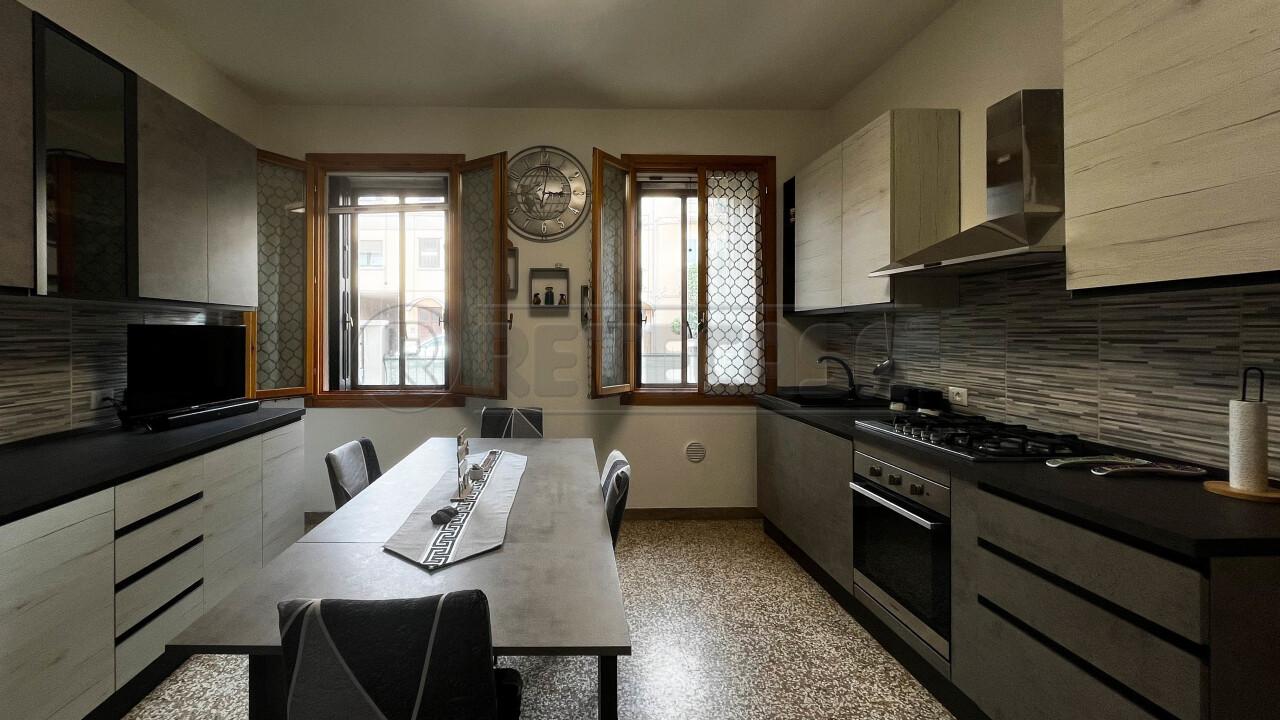 Vendita Esavani, Creazzo foto