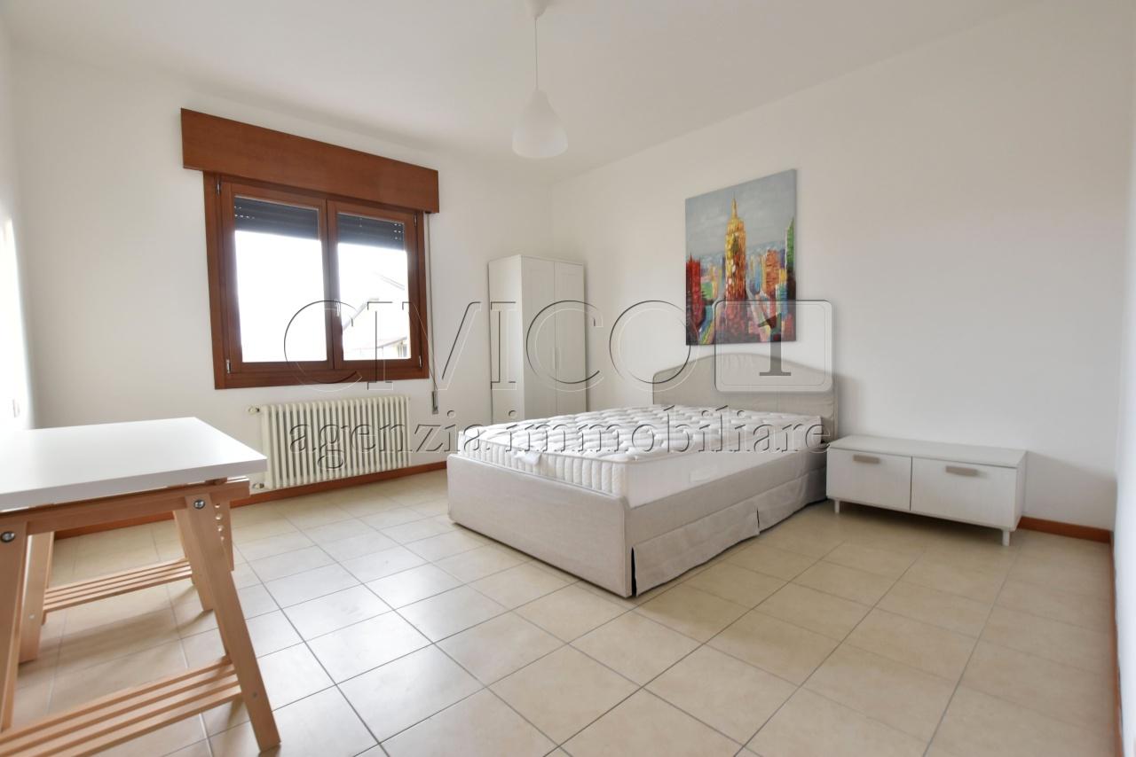 Affitto Quadrivani, Rubano foto