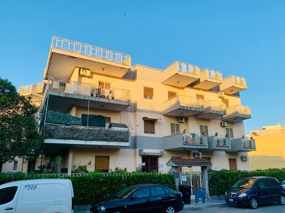 Venta Cuatro habitaciones, Capurso foto