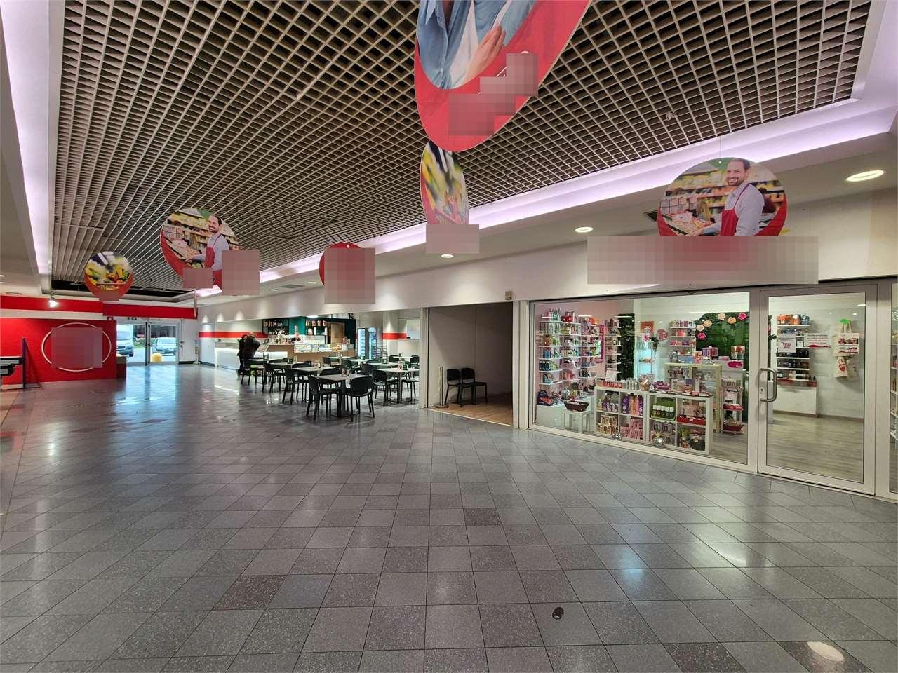 Renta affitto, Turate foto