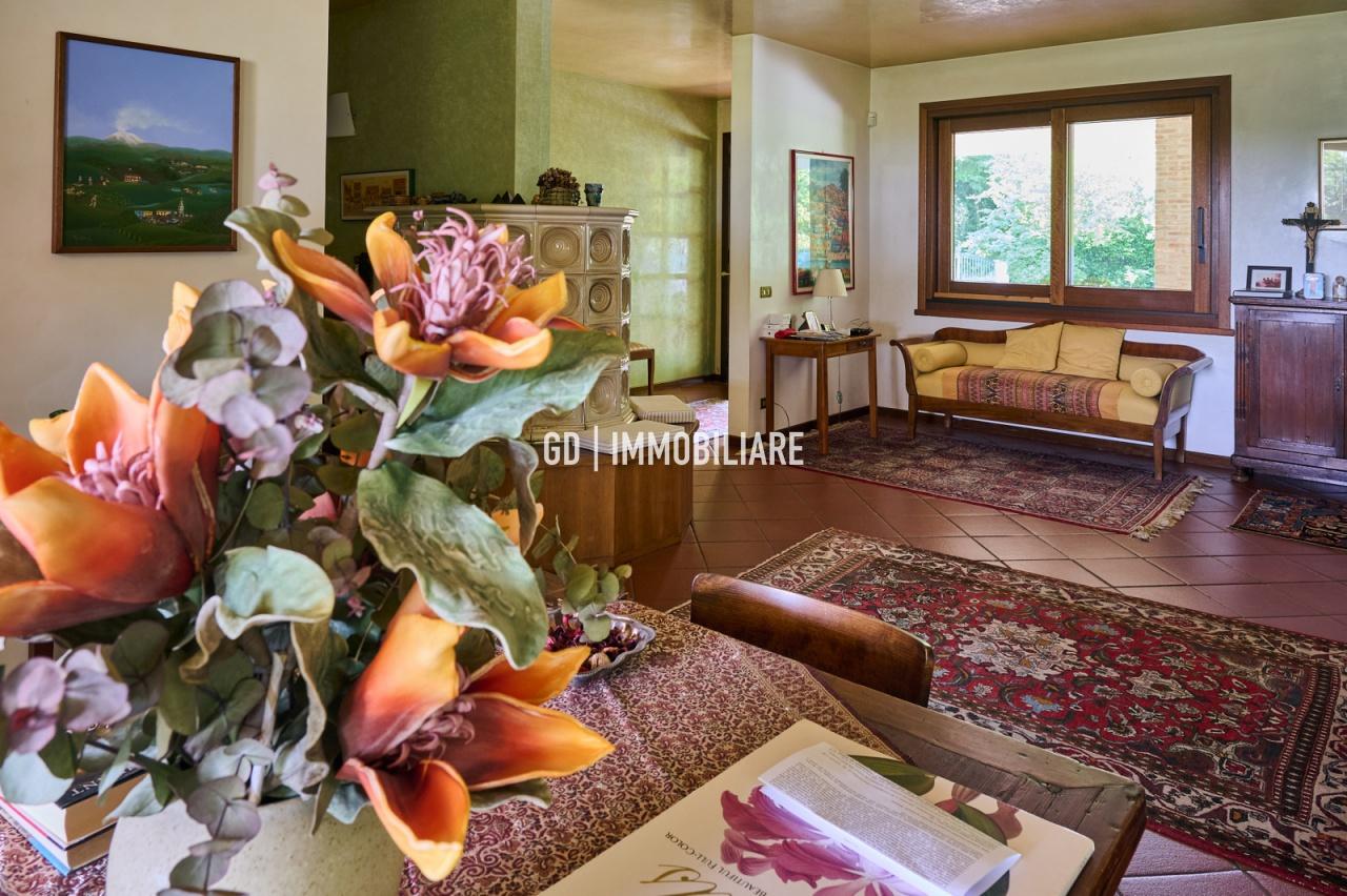 Verkauf Esavani, Montebelluna foto