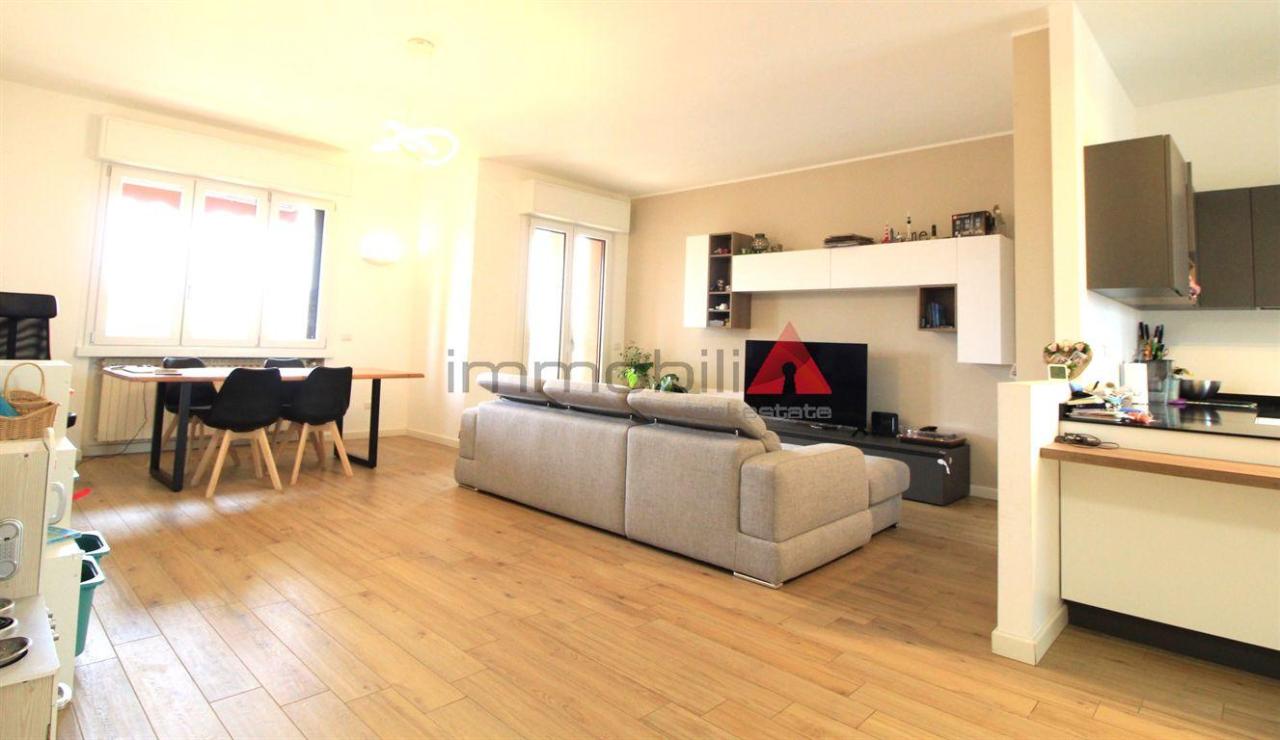 Mieten Appartamento, Segrate foto