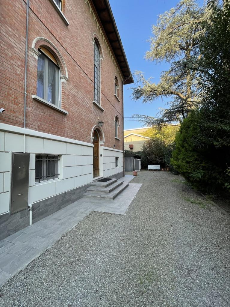 Verkauf Pentavani, Modena foto