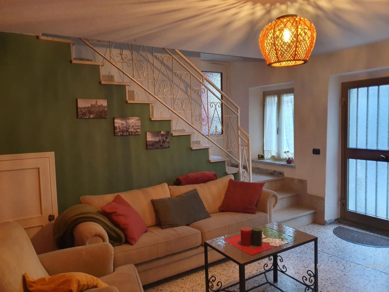 Venta Cuatro habitaciones, Zeri foto