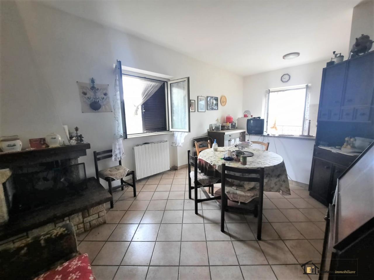 Verkauf Vier zimmer, Casperia foto