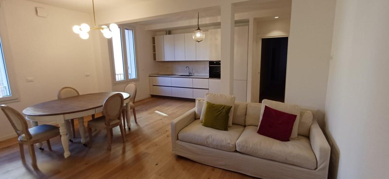 Renta Cuatro habitaciones, Bologna foto