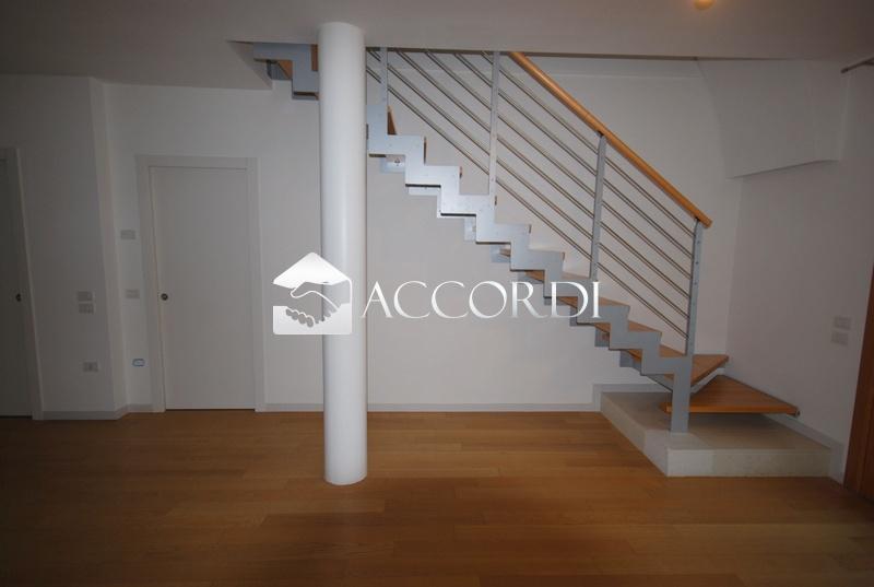 Verkauf Esavani, Conegliano foto