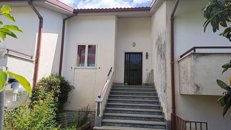 Verkauf Villa, Pesche foto