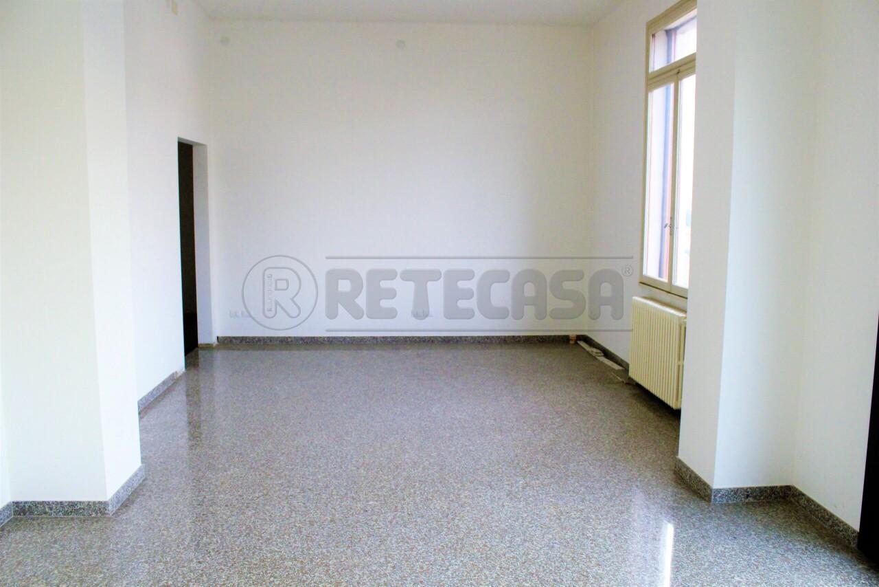 Mieten Zwei zimmer, Padova foto