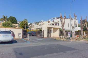 Mieten Trivani, Aci Castello