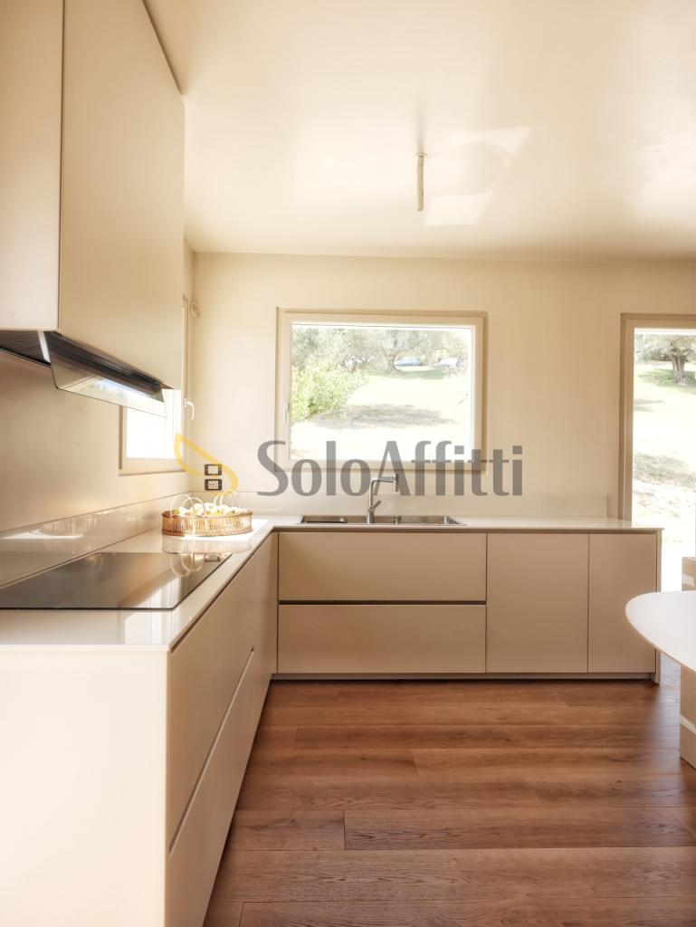 Renta Cuatro habitaciones, Spoltore foto