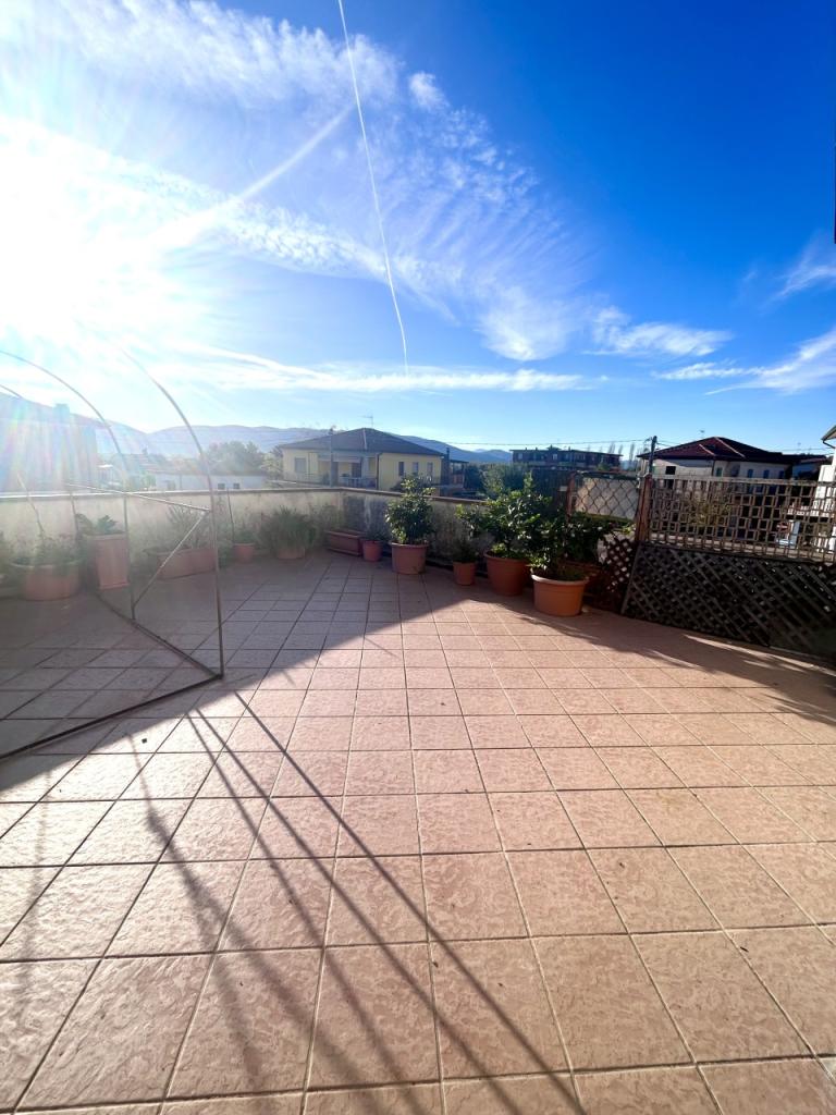 Verkauf Vier zimmer, Castelnuovo Magra foto