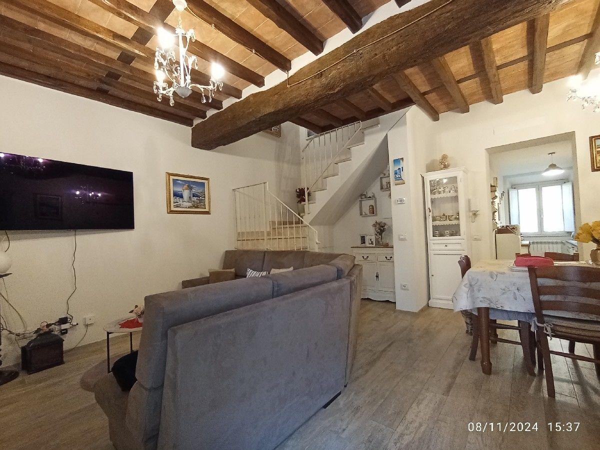 Vendita Quadrivani, Camaiore foto