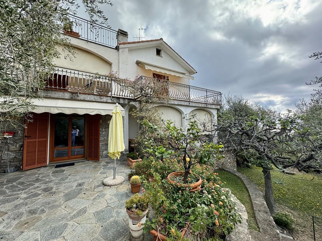 Venta Cuatro habitaciones, Alassio foto