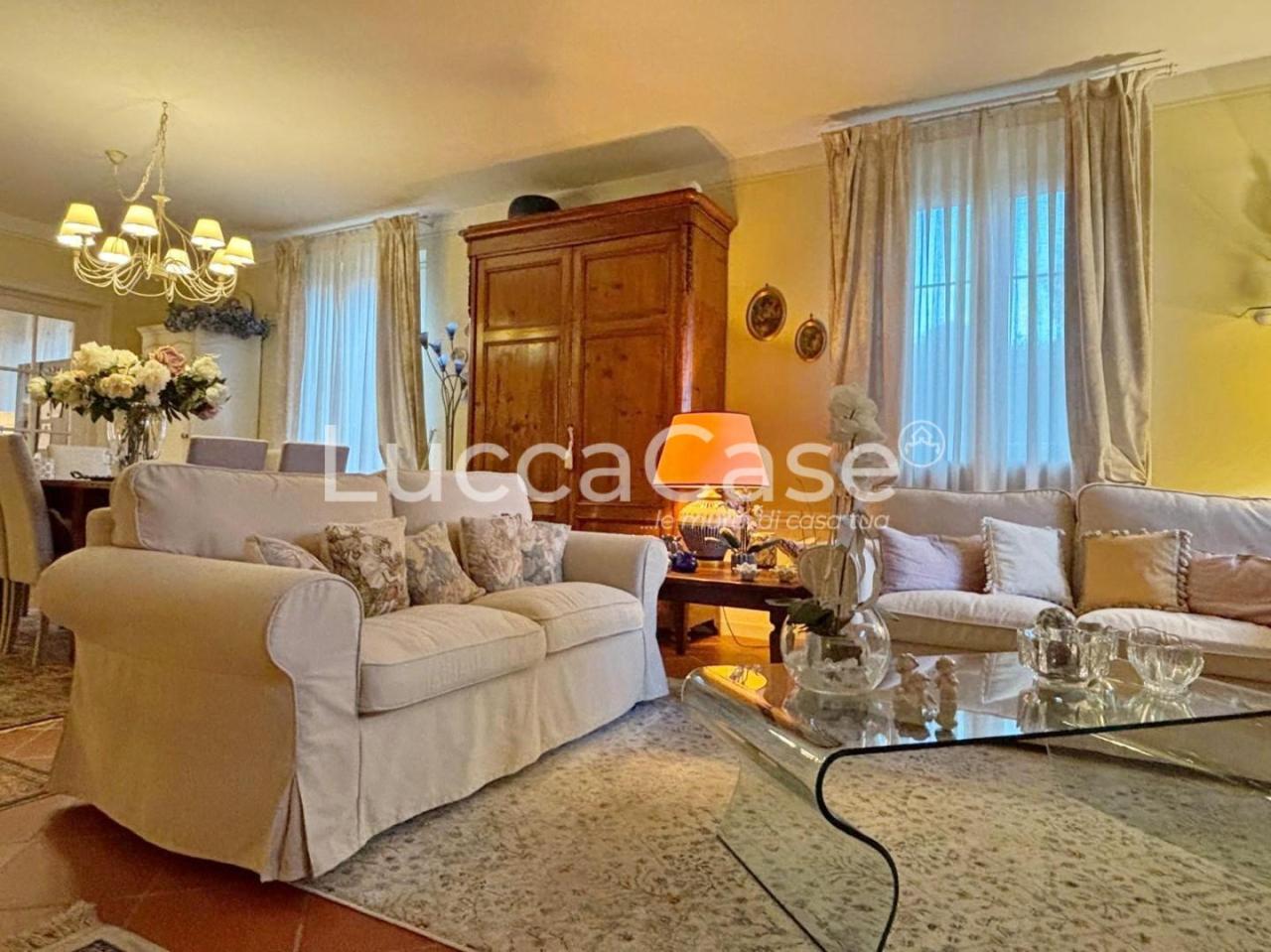 Venta Villa, Porcari foto