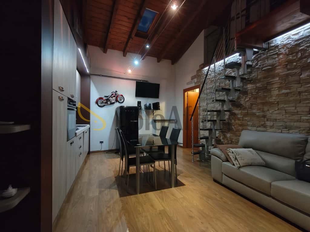 Renta Dos habitaciones, Vergiate foto