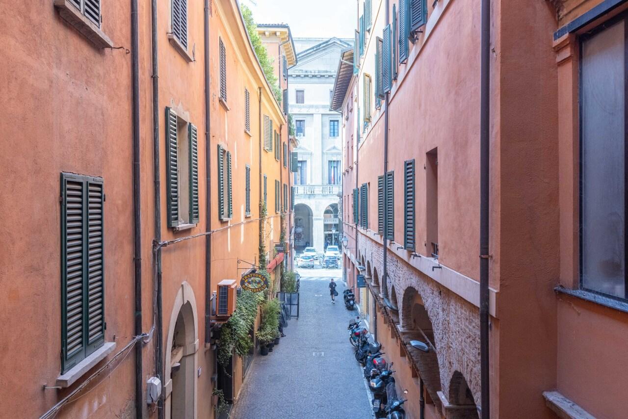 Venta Trivani, Bologna foto