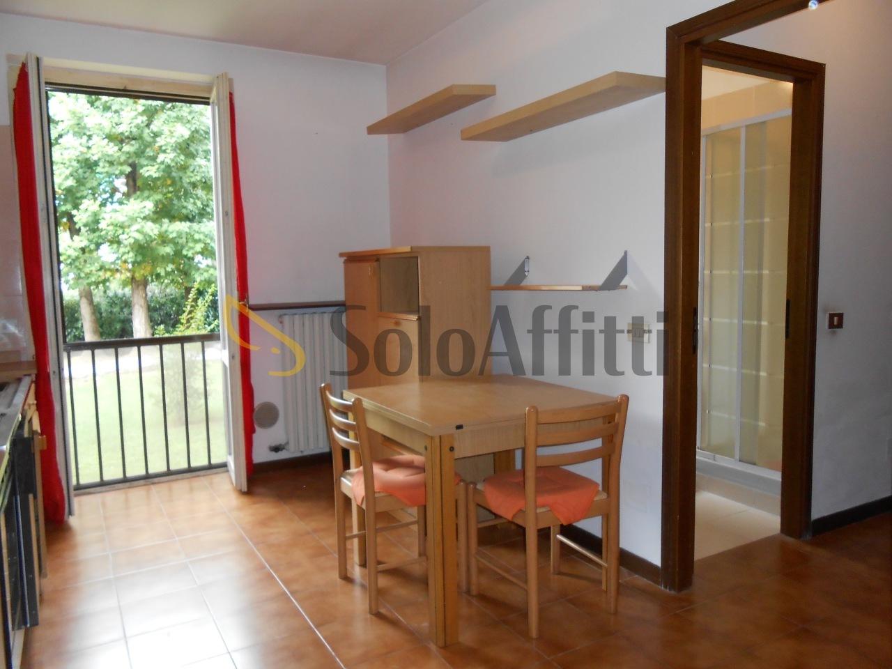 Mieten Zwei zimmer, Pavia foto