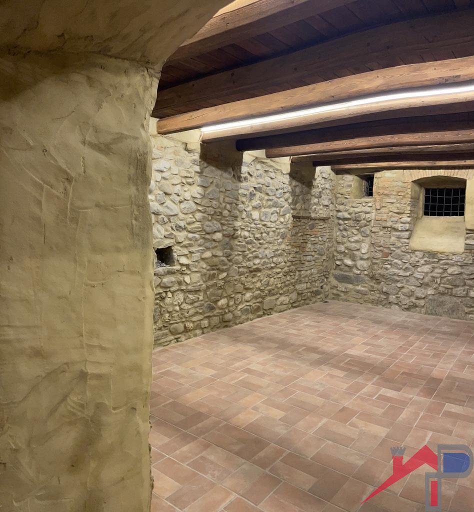 Affitto Magazzino, Caprino Bergamasco foto