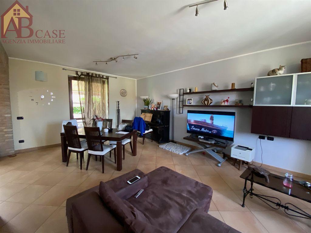 Vendita Villa, Gambolo foto