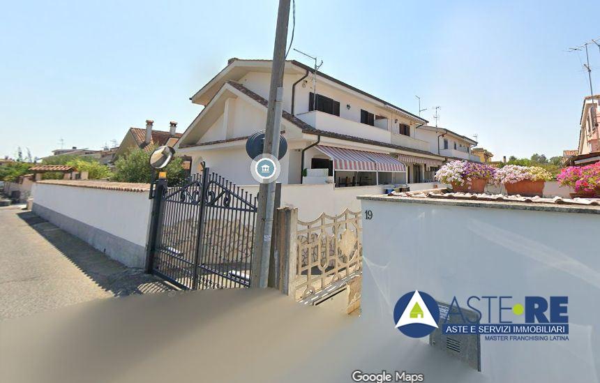 Vendita Quadrivani, Pomezia foto