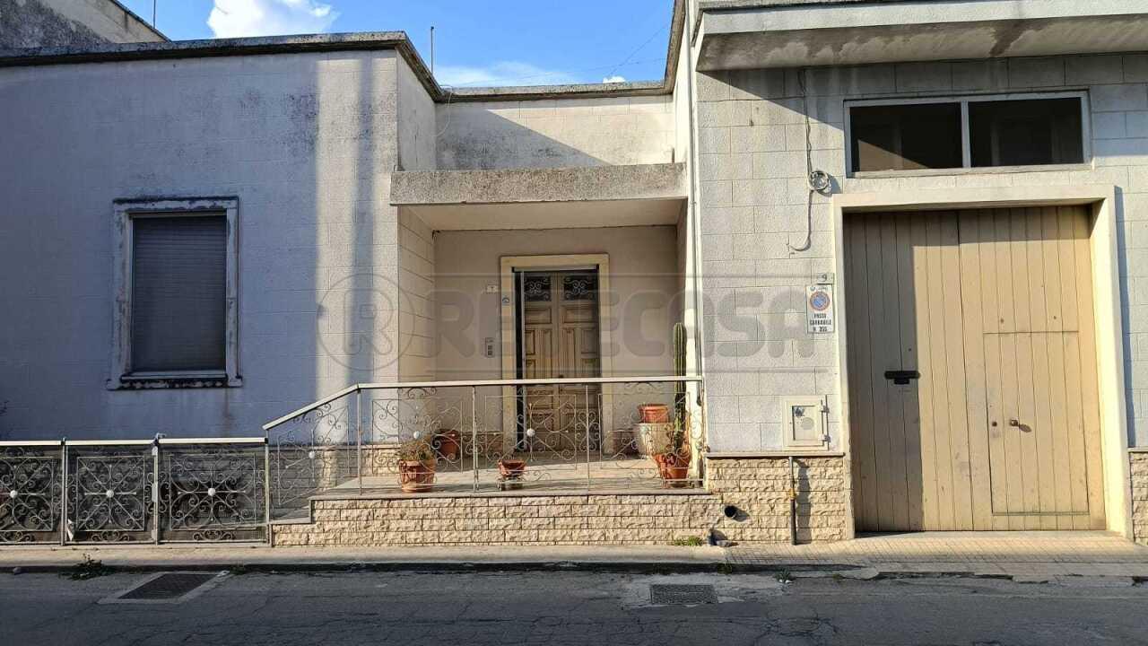 Vendita Pentavani, Cursi foto