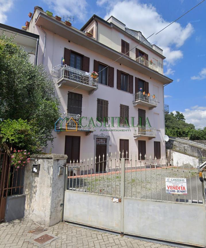 Venta Cuatro habitaciones, Samone foto