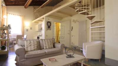 Mieten Trivani, Lucca