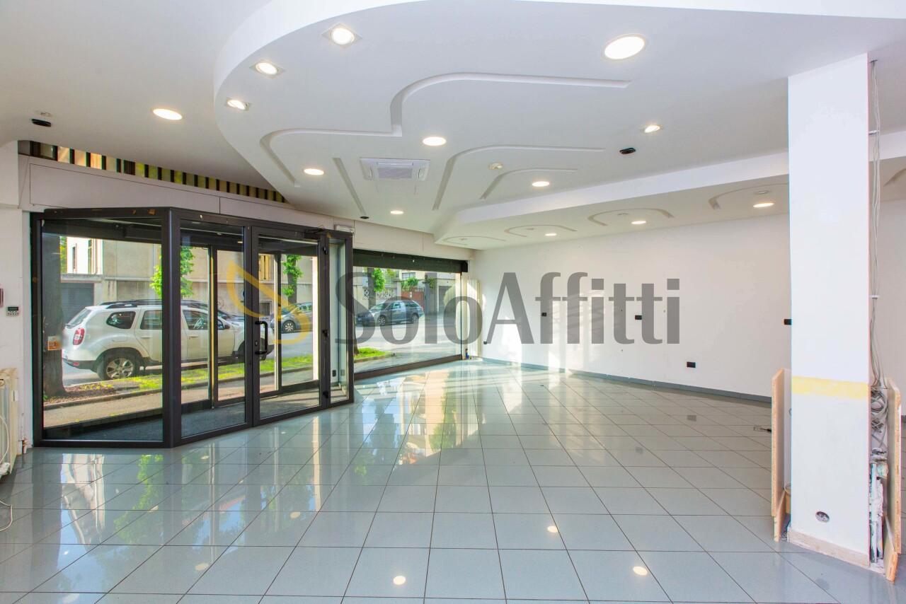 Affitto 2 vetrine, Busto Arsizio foto