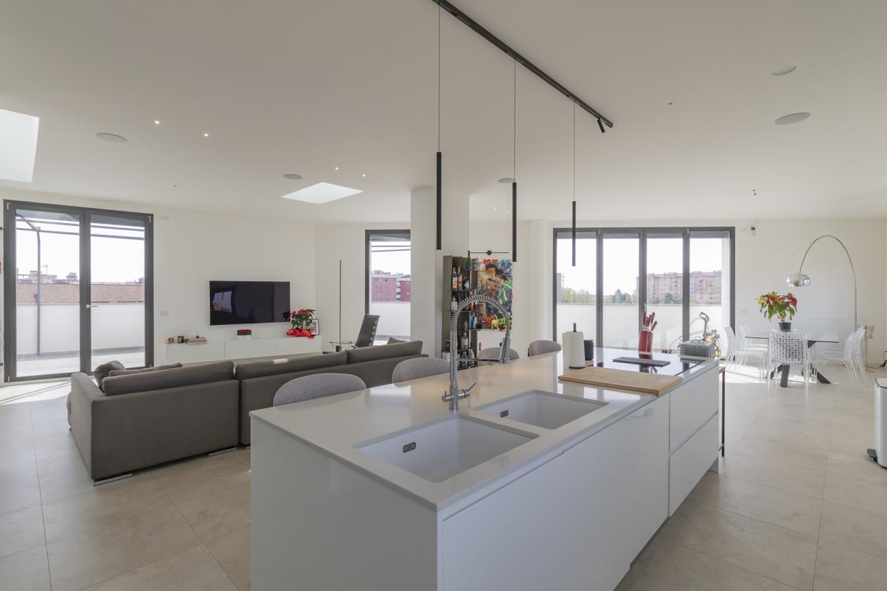 Verkauf Vier zimmer, Milano foto