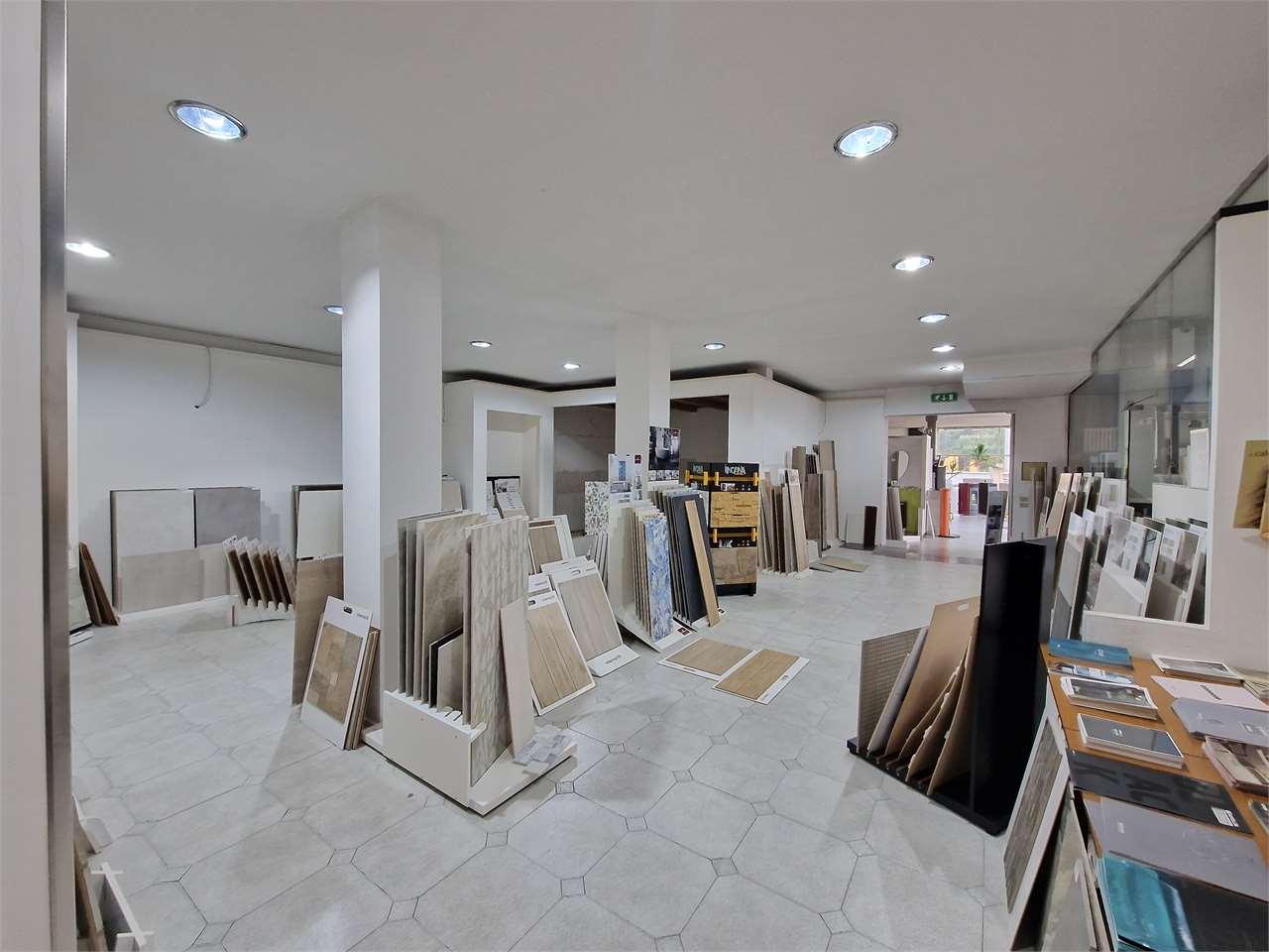 Vendita vendita, Cantu foto