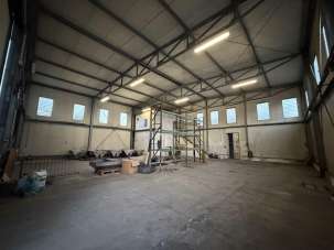 Mieten Capannone, Russi