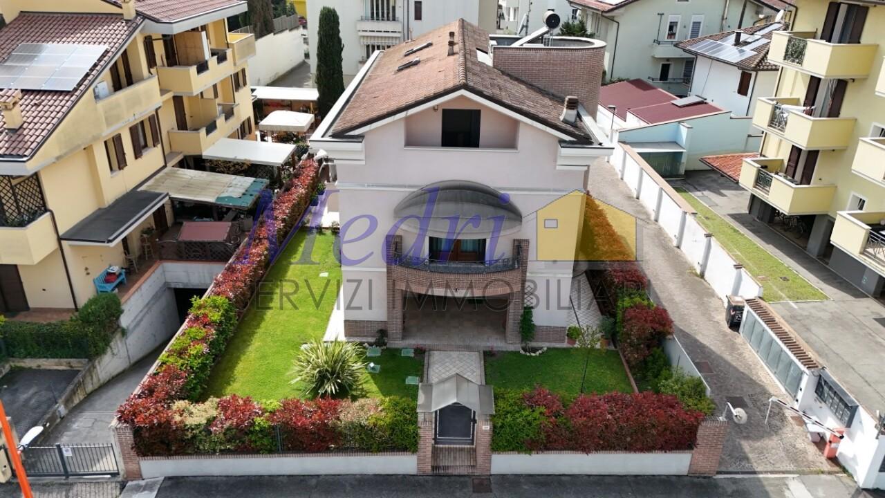 Venta Multivani, Cesena foto