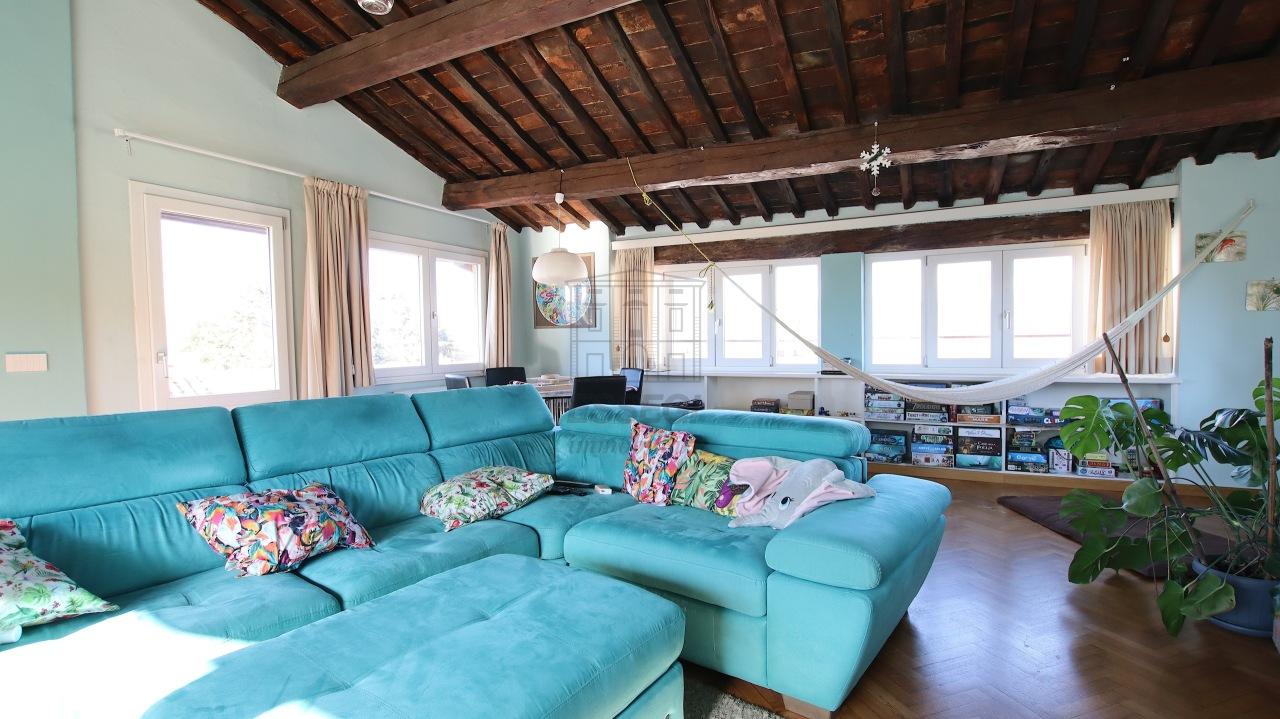 Verkauf Esavani, Lucca foto