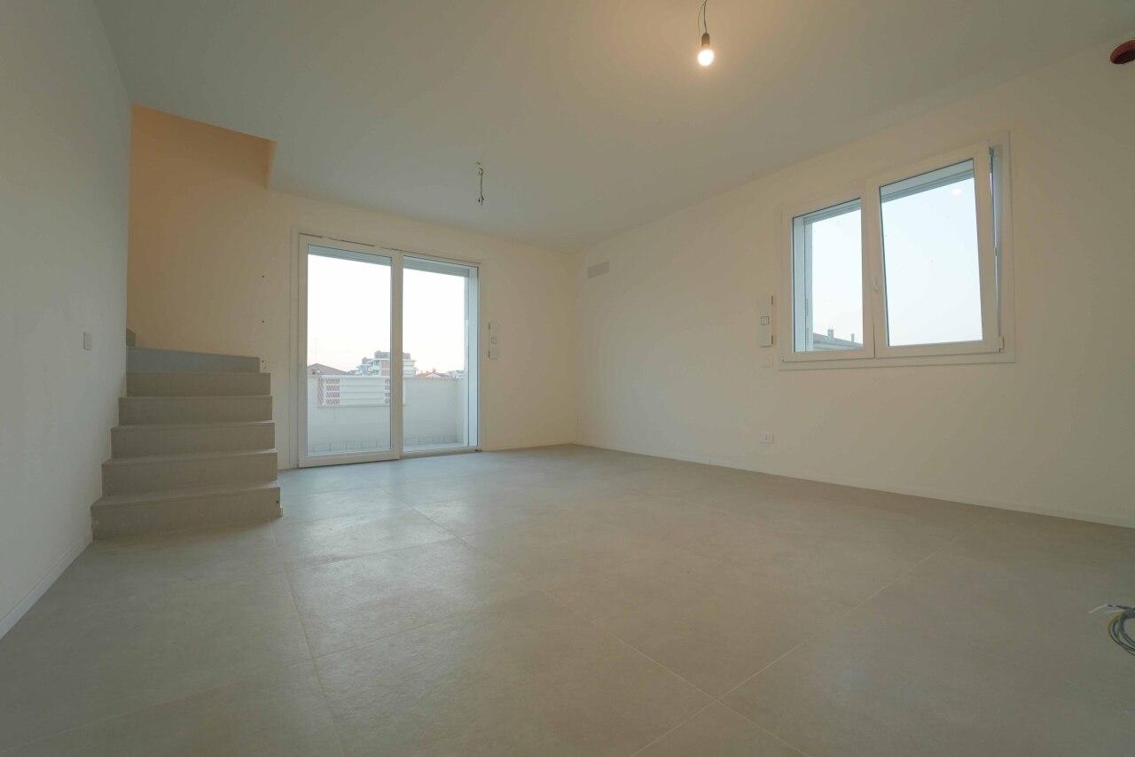 Verkauf Esavani, Rimini foto