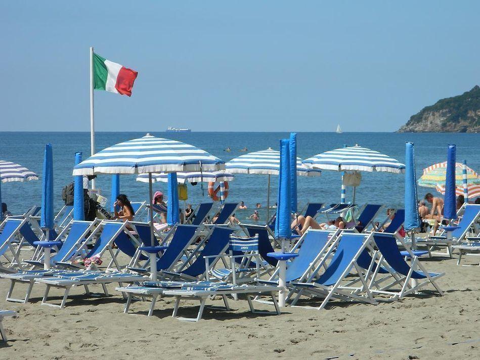 Vendita Bivani, Luni foto