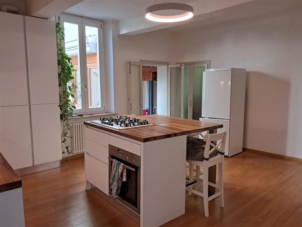 Venta Cuatro habitaciones, Parma foto