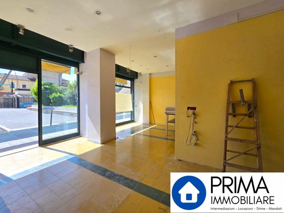 Venta Dos habitaciones, Terni foto