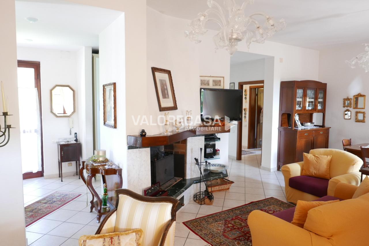 Verkauf Esavani, Carrara foto