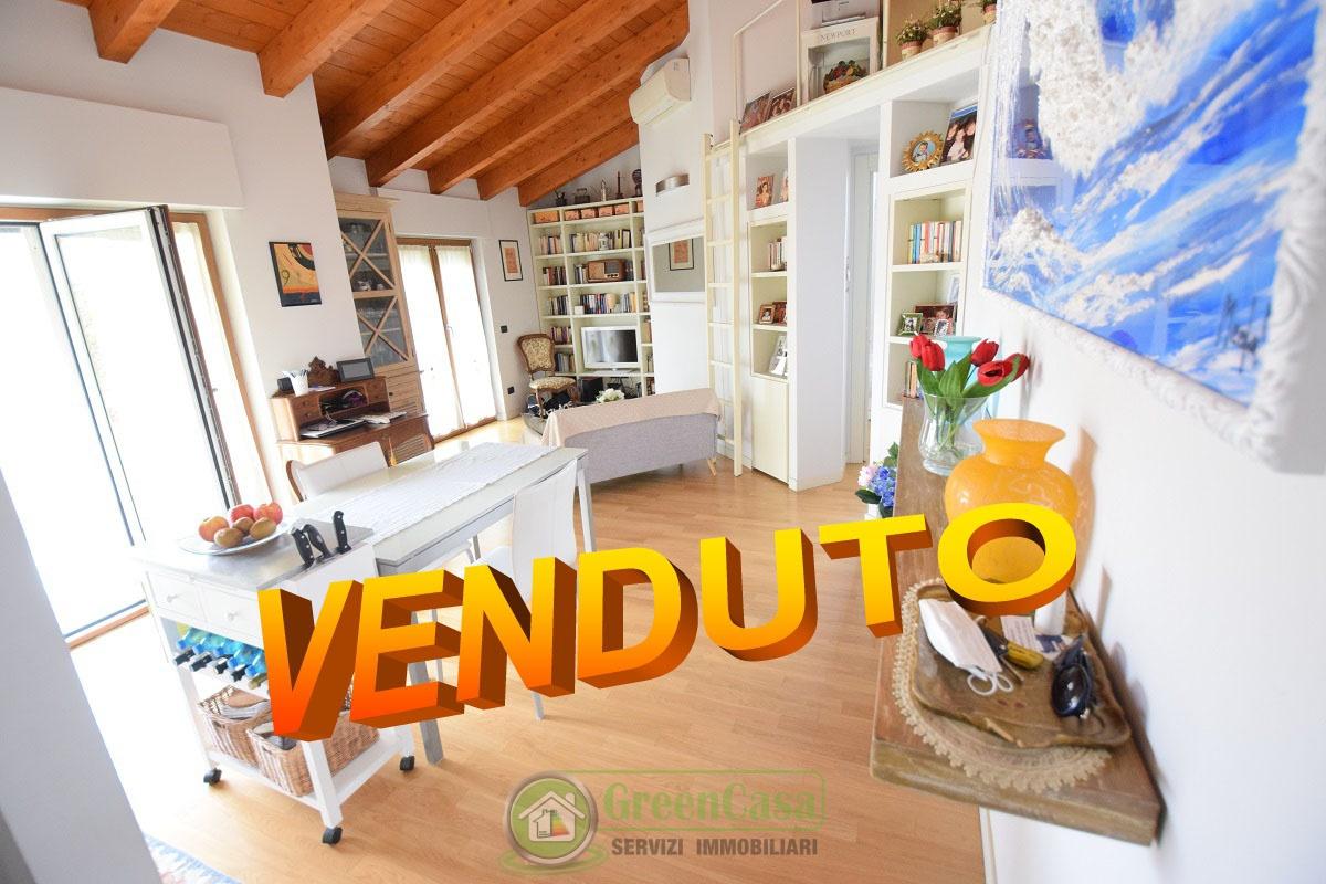 Venta Dos habitaciones, Correzzana foto