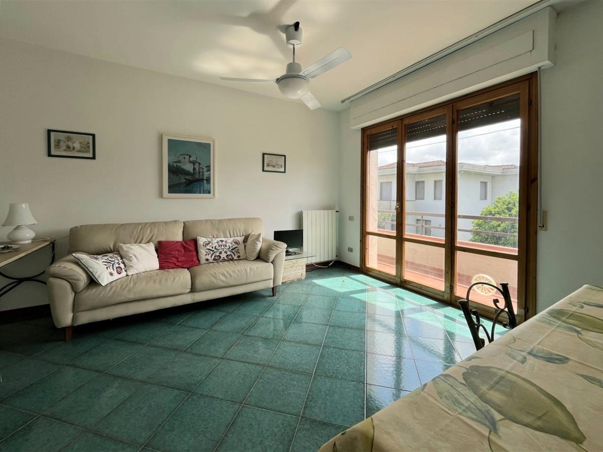 Venta Cuatro habitaciones, Massa foto