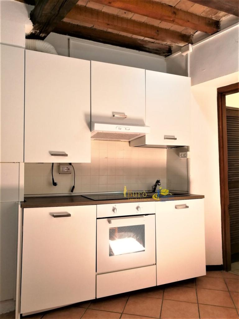 Renta Dos habitaciones, Parma foto