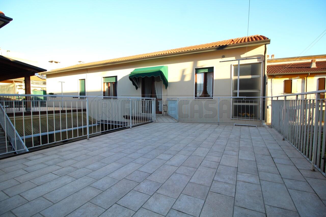 Verkauf Häuser, Montecchio Maggiore foto