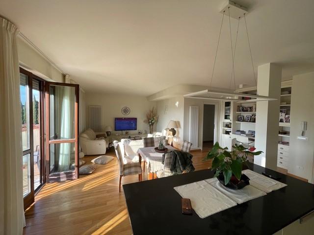 Verkauf Esavani, Sovicille foto