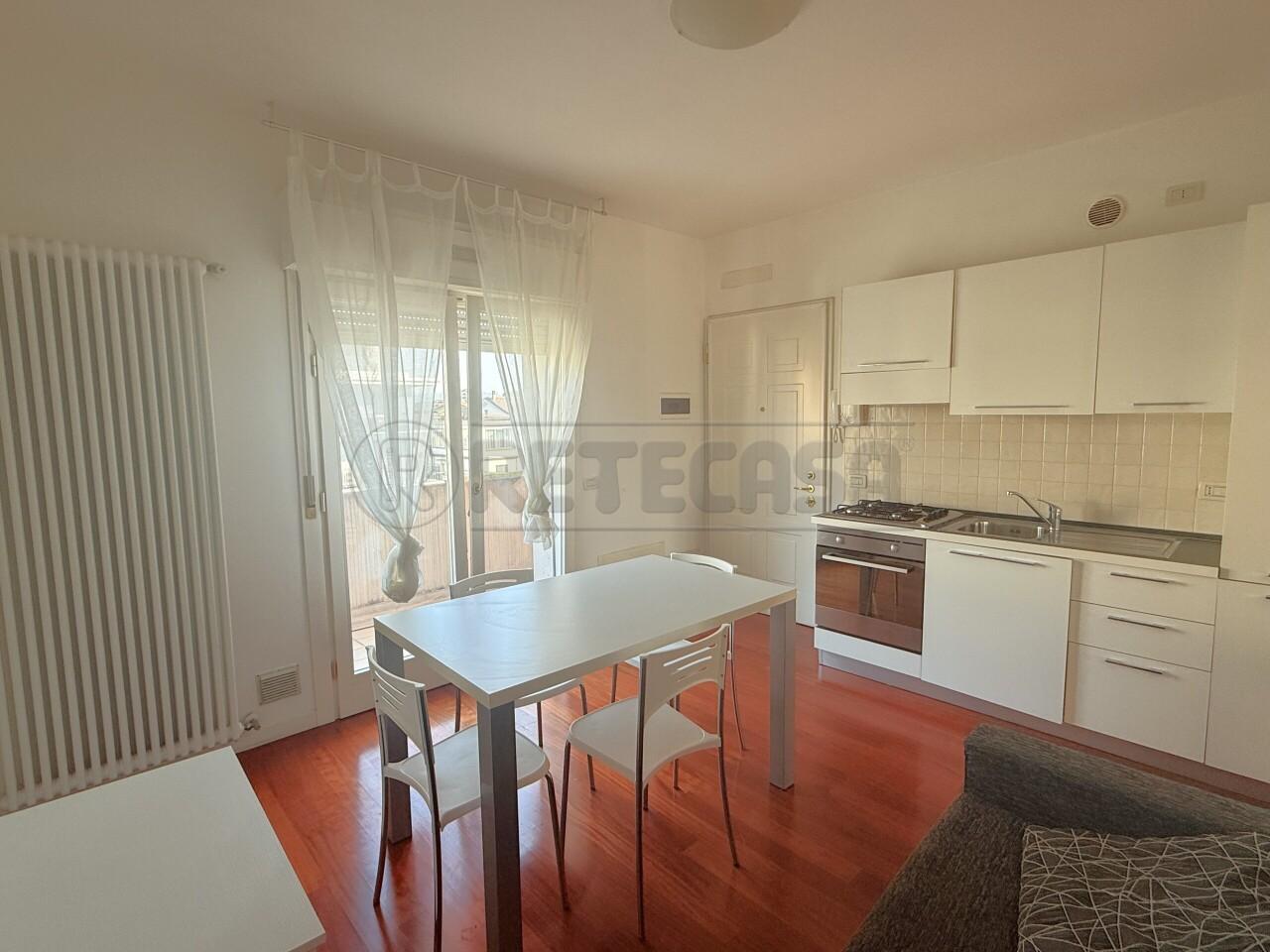 Mieten Zwei zimmer, Creazzo foto