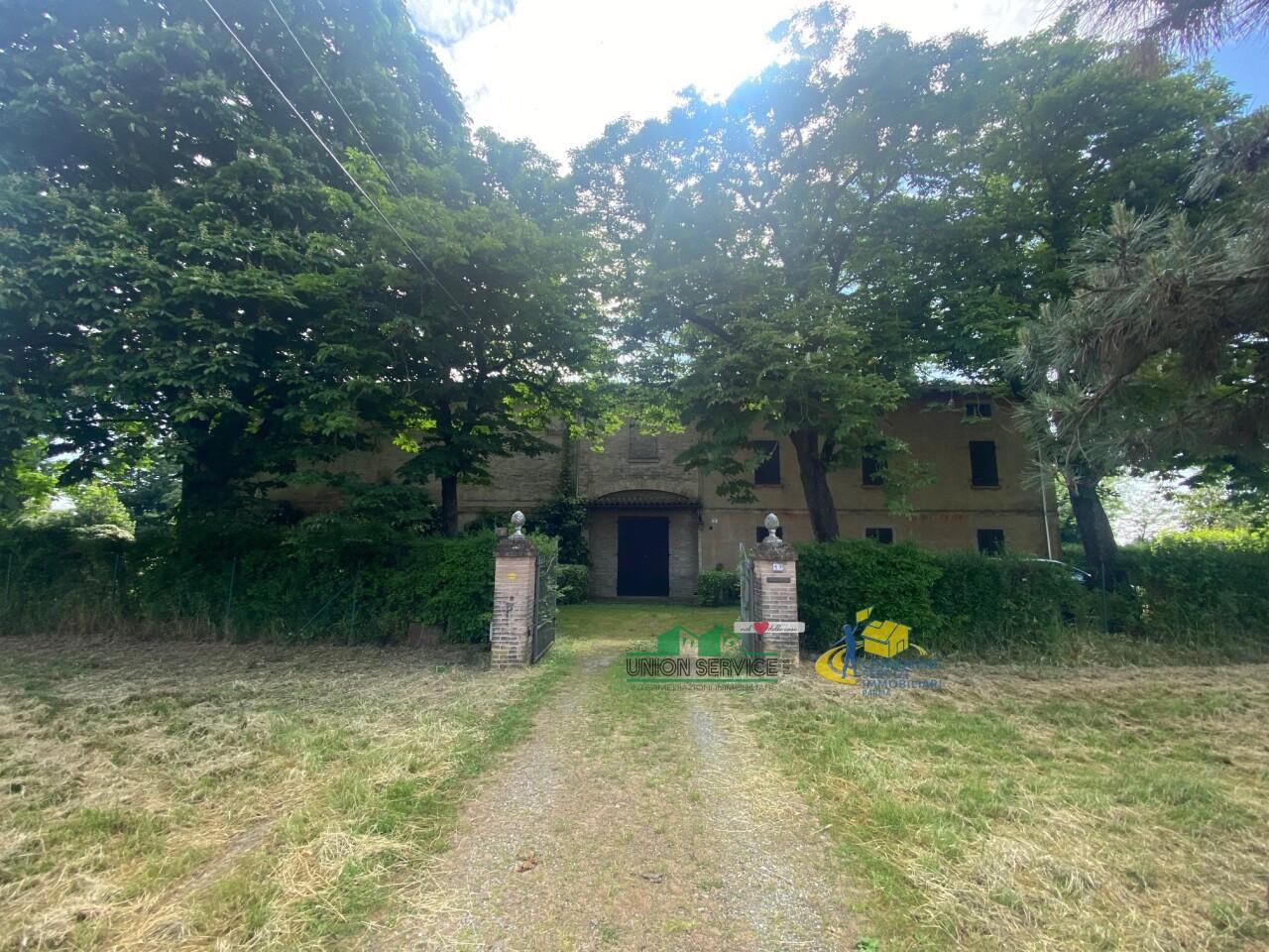 Vendita Multivani, Collecchio foto