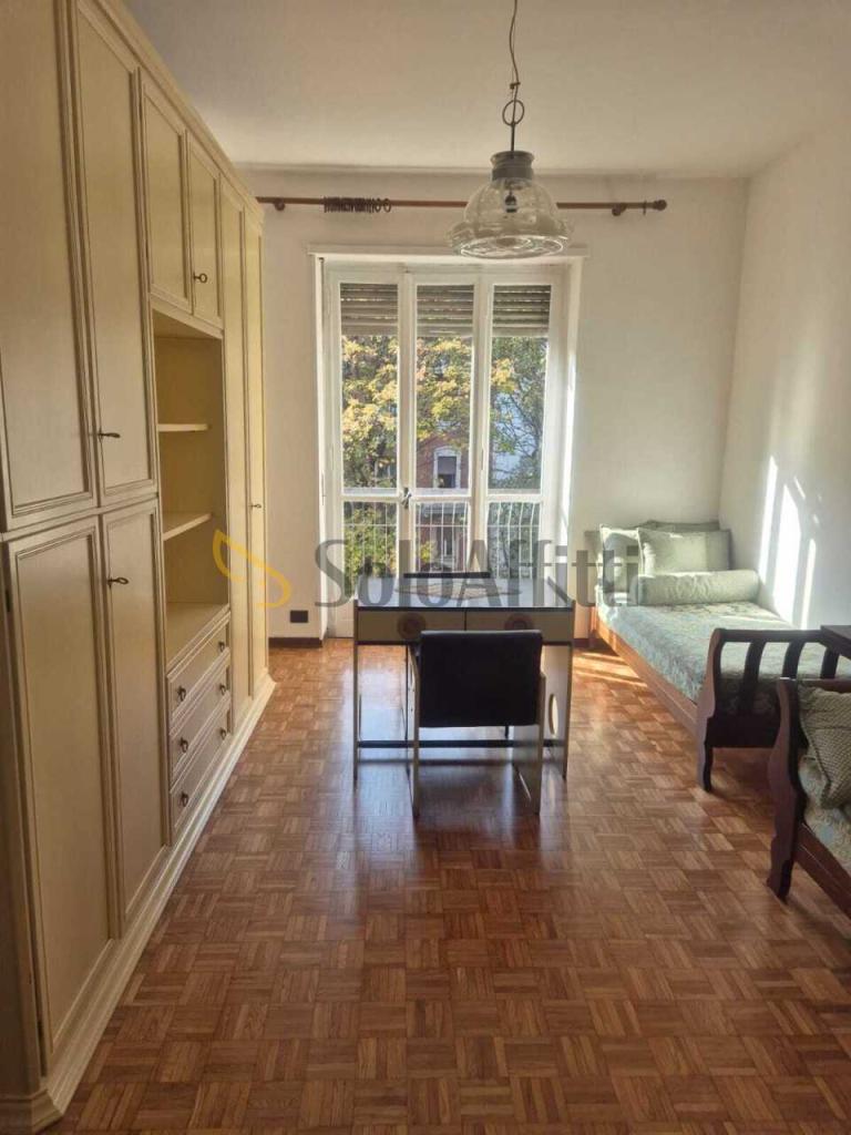 Mieten Vier zimmer, Torino foto