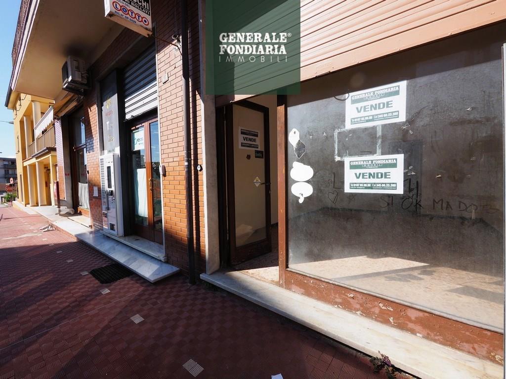 Vendita Negozio, Bolano foto